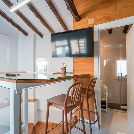 Qh Eme Apartment